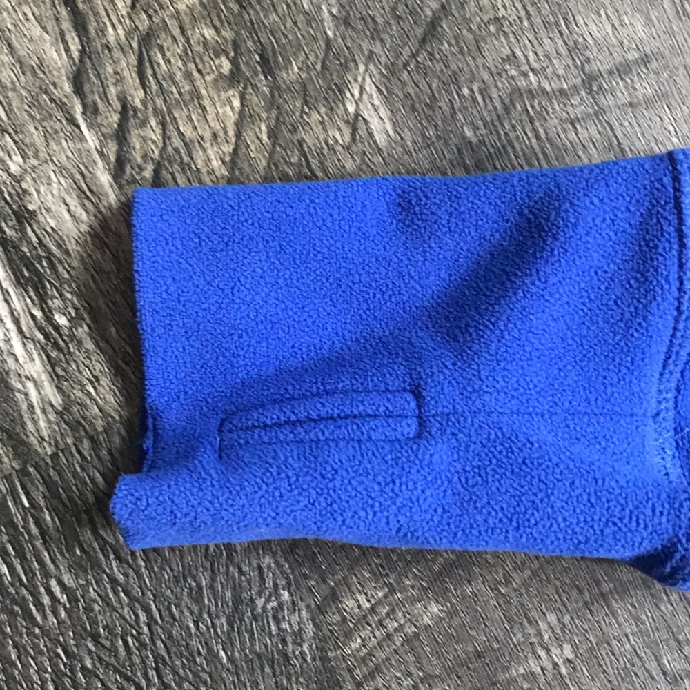 Exercise pullover - Picture 2 of 4